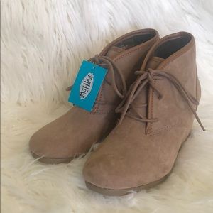 Suede boot